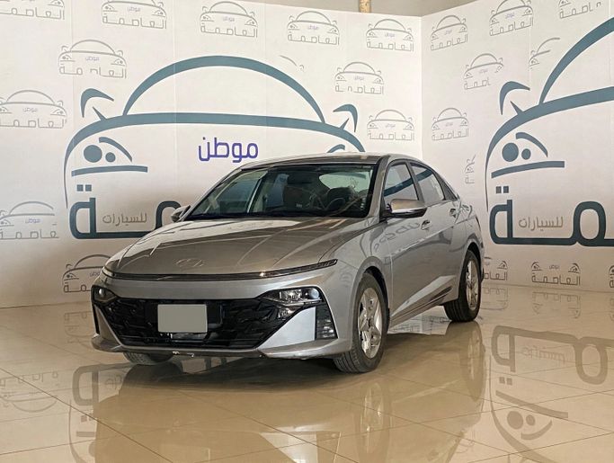 Новый ⁦Hyundai Accent VI (BN7), 1.5 л, 2026⁩ в Саудовская Аравия, Эр-Рияд от شركة معرض موطن العاصمة للسيارات Серебристый цвет.  | AUTO.AE | Объявление #288070
