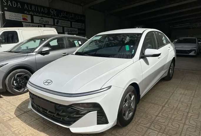 Новый ⁦Hyundai Accent VI (BN7), 1.5 л, 2026⁩ в Саудовская Аравия, Эр-Рияд от Sada Al Riyadh صدى الرياض Белый цвет.  | AUTO.AE | Объявление #288936
