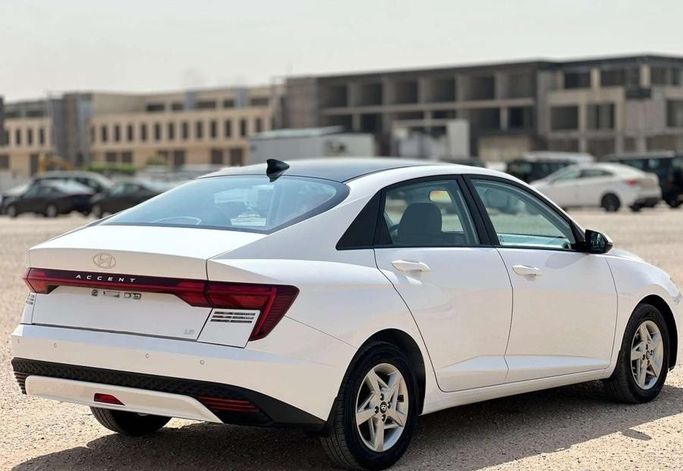 مستعملة Hyundai Accent السادس (BN7)، 1.5 لتر، 2024 في المملكة العربية السعودية، الرياض من Al Shukh شركة معرض الشيوخ للسيارات، اللون أبيض.  | AUTO.AE | إعلان #296189 — صورة 5 من 13