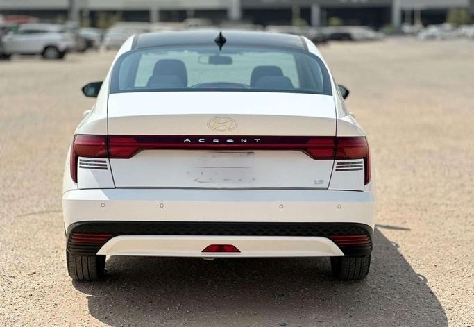 مستعملة Hyundai Accent السادس (BN7)، 1.5 لتر، 2024 في المملكة العربية السعودية، الرياض من Al Shukh شركة معرض الشيوخ للسيارات، اللون أبيض.  | AUTO.AE | إعلان #296189 — صورة 6 من 13