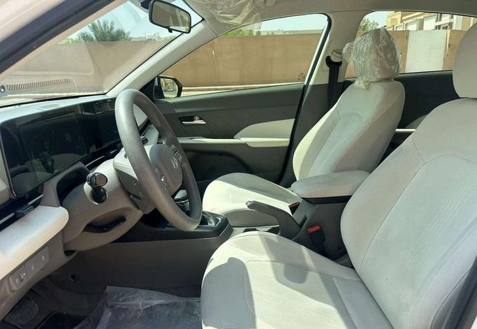 مستعملة Hyundai Accent السادس (BN7)، 1.5 لتر، 2025 في المملكة العربية السعودية، الرياض من Al Shukh شركة معرض الشيوخ للسيارات، اللون أبيض.  | AUTO.AE | إعلان #296192 — صورة 13 من 14