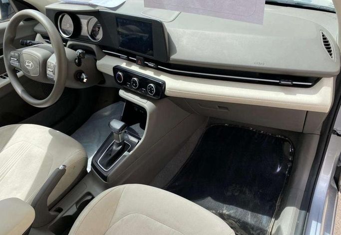 Подержанный Hyundai Accent VI (BN7), 1.5 л, 2026 в Саудовская Аравия, Эр-Рияд от Al Shukh شركة معرض الشيوخ للسيارات Серебристый цвет.  | AUTO.AE | Объявление #296244 — фото 11 из 13