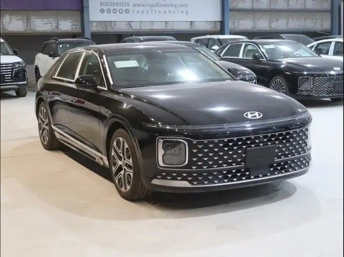 جديدة Hyundai Azera ثالثاً فيس ليفت, 3.5 l, 2024 في في المملكة العربية السعودية, الرياض من Al Qarni Motors معرض القرني للسيارات، اللون أسود.  | AUTO.AE | إعلان #257619