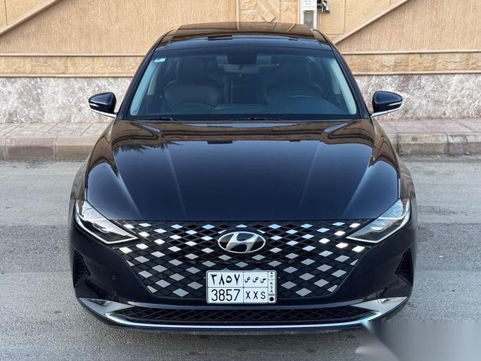 Used Hyundai Azera III (IG) Facelift, 3.5 l, 2021 in Saudi Arabia, Riyadh by معرض النجم الثاقب للسيارات, Black color. GCC Specs | AUTO.AE | Listing #267310