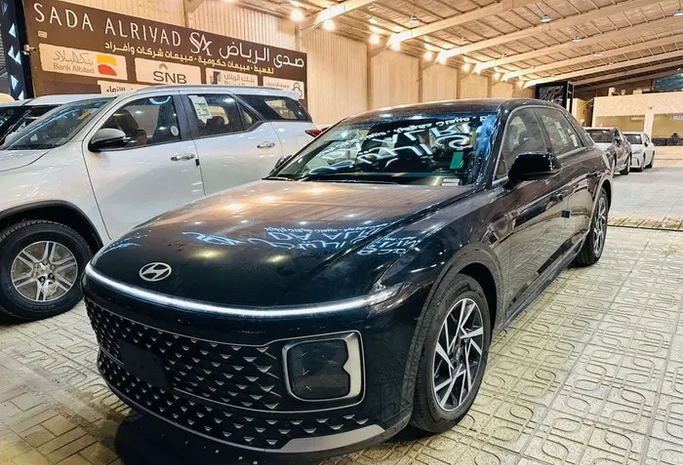 جديدة ⁦Hyundai Azera الرابع، 3.5 l، 2026⁩ في في المملكة العربية السعودية, الرياض من Sada Al Riyadh صدى الرياض، اللون أسود.  | AUTO.AE | إعلان #289104