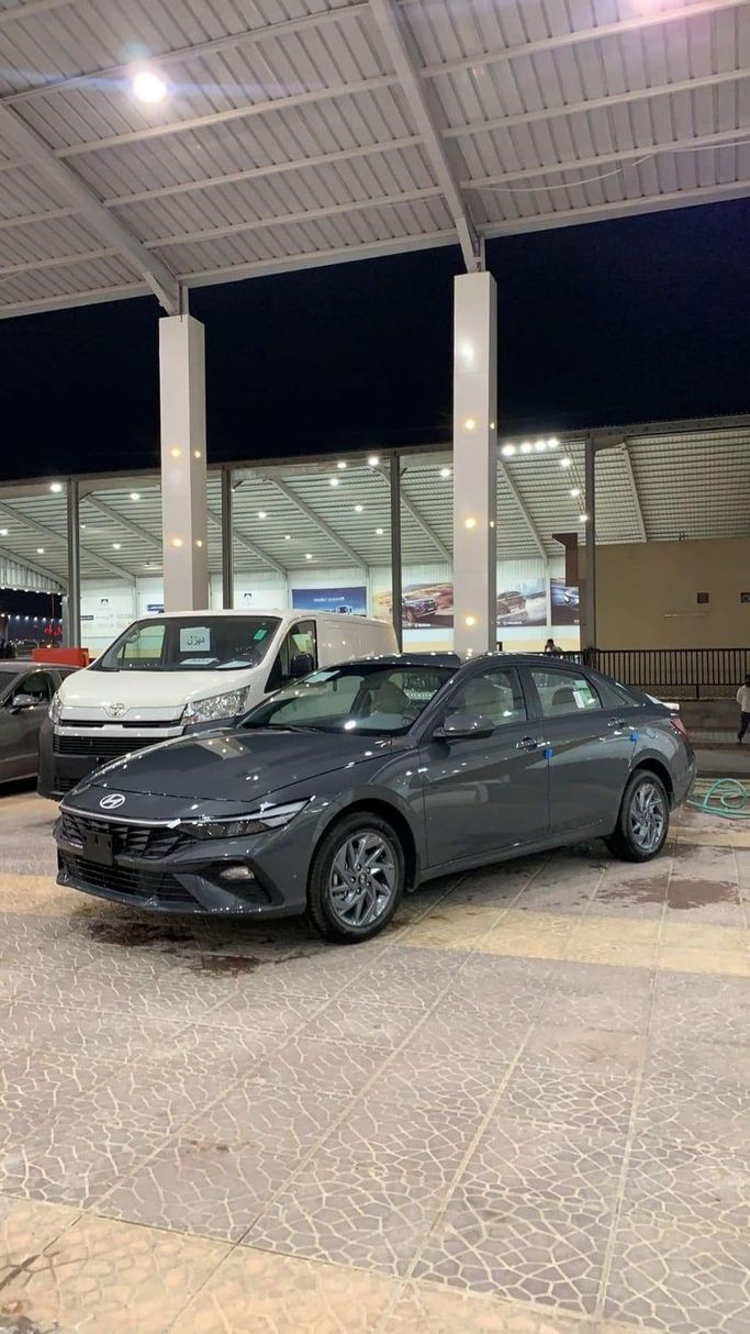 جديدة Hyundai Elantra عملية فيس ليفت VII (CN7), 2.0 l, 2025 في في المملكة العربية السعودية, الرياض من Al Astool Al Khaleeji شركة الأسطول الخليجي للسيارات، اللون رمادي.  | AUTO.AE | إعلان #249362