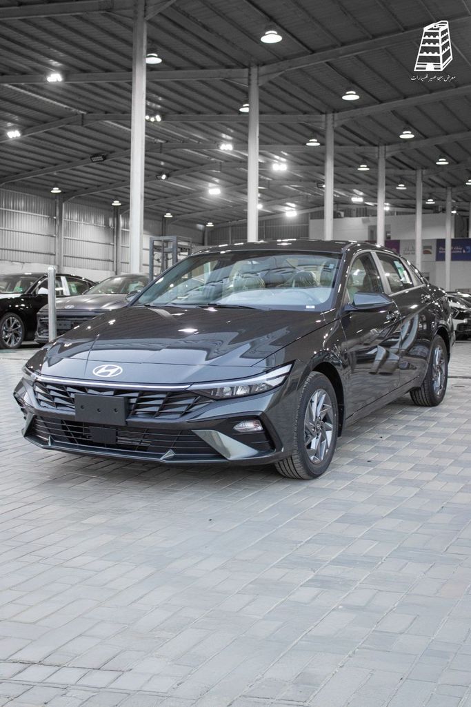 جديدة Hyundai Elantra عملية فيس ليفت VII (CN7), 2.0 l, 2026 في في المملكة العربية السعودية, الرياض من Bahjat Aseer Auto Exhibition معرض بهجة عسير للسيارات، اللون أسود.  | AUTO.AE | إعلان #252352