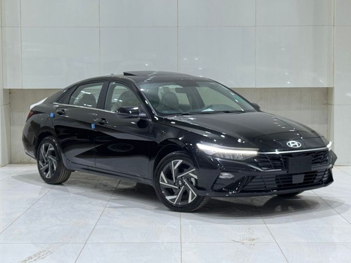 جديدة Hyundai Elantra عملية فيس ليفت VII (CN7), 1.5 l, 2025 في في المملكة العربية السعودية, الرياض من Al Imtiaz Cars شركة الامتياز للسيارات، اللون أسود. مواصفات الخليج | AUTO.AE | إعلان #257844