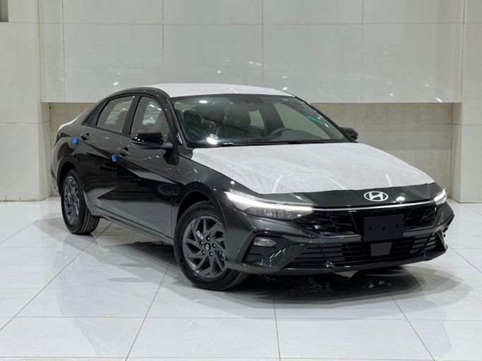 جديدة Hyundai Elantra عملية فيس ليفت VII (CN7), 2.0 l, 2026 في في المملكة العربية السعودية, الرياض من Al Imtiaz Cars شركة الامتياز للسيارات، اللون رمادي. مواصفات الخليج | AUTO.AE | إعلان #257846
