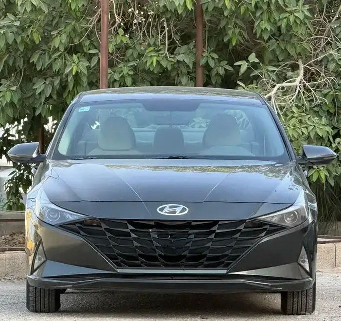 مستعملة Hyundai Elantra VII (CN7), 1.6 l, 2021 في في المملكة العربية السعودية, الرياض من Sumou Al Markabat 2 معرض سمو المركبات، اللون رمادي.  | AUTO.AE | إعلان #259699