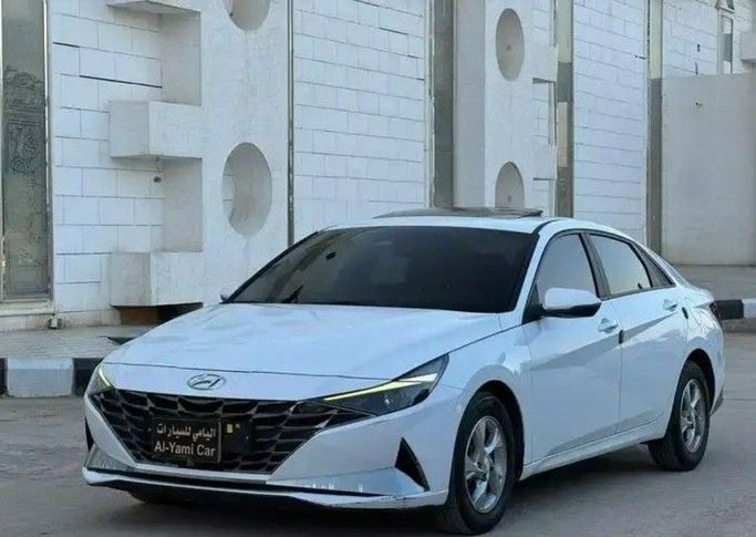 مستعملة Hyundai Elantra VII (CN7), 1.6 l, 2021 في في المملكة العربية السعودية, الرياض من Al Yami Cars  معرض اليامي للسيارات، اللون أبيض. مواصفات الخليج | AUTO.AE | إعلان #260242