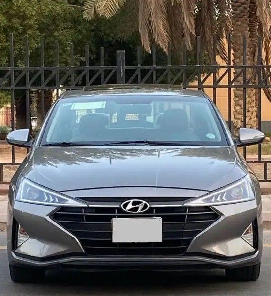 Подержанный Hyundai Elantra VI (AD) Рестайлинг, 2.0 л, 2020 в Саудовская Аравия, Эр-Рияд от Bayraq Al Ibda’a Cars معرض بيرق الابداع Серый цвет.  | AUTO.AE | Объявление #261739