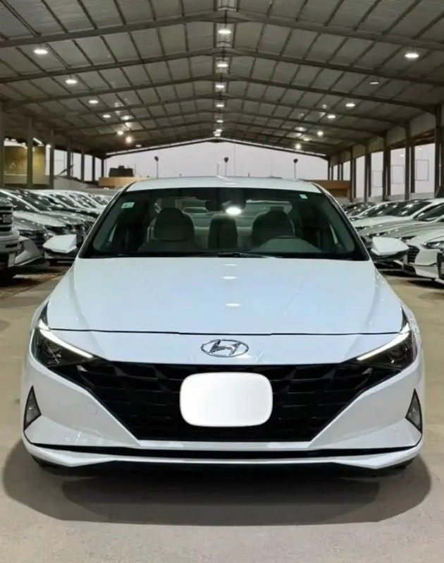 Подержанный Hyundai Elantra VII (CN7), 1.6 л, 2023 в Саудовская Аравия, Эр-Рияд от معرض امتياز الشفا للسيارات Белый цвет.  | AUTO.AE | Объявление #264307