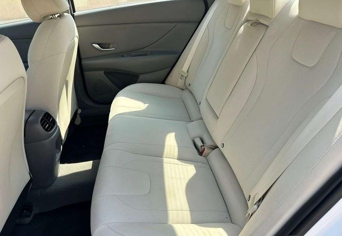 مستعملة Hyundai Elantra عملية فيس ليفت VII (CN7)، 1.6 لتر، 2024 في المملكة العربية السعودية، الرياض من Al Shukh شركة معرض الشيوخ للسيارات، اللون أبيض.  | AUTO.AE | إعلان #296204 — صورة 12 من 13