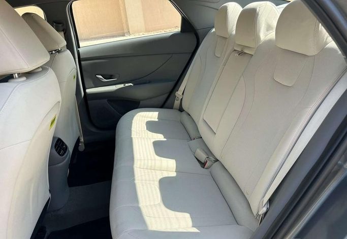 مستعملة Hyundai Elantra VII (CN7)، 1.6 لتر، 2022 في المملكة العربية السعودية، الرياض من Al Shukh شركة معرض الشيوخ للسيارات، اللون رمادي.  | AUTO.AE | إعلان #296208 — صورة 9 من 14