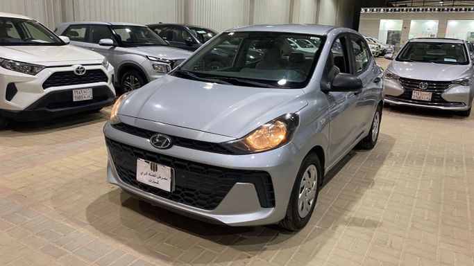 مستعملة Hyundai Grand i10 II (AI3 / Nios), 1.2 l, 2024 في في المملكة العربية السعودية, الرياض من Atehad AlRaiy معرض اتحاد الراي للسيارات، اللون فضي.  | AUTO.AE | إعلان #250605