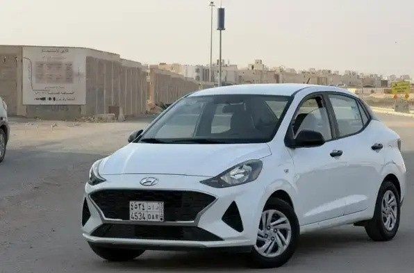 مستعملة ⁦Hyundai Grand i10 II (AI3 / Nios)، 1.2 l، 2023⁩ في في المملكة العربية السعودية, الرياض من شركة رمال الأندلس للسيارات، اللون أبيض.  | AUTO.AE | إعلان #289113