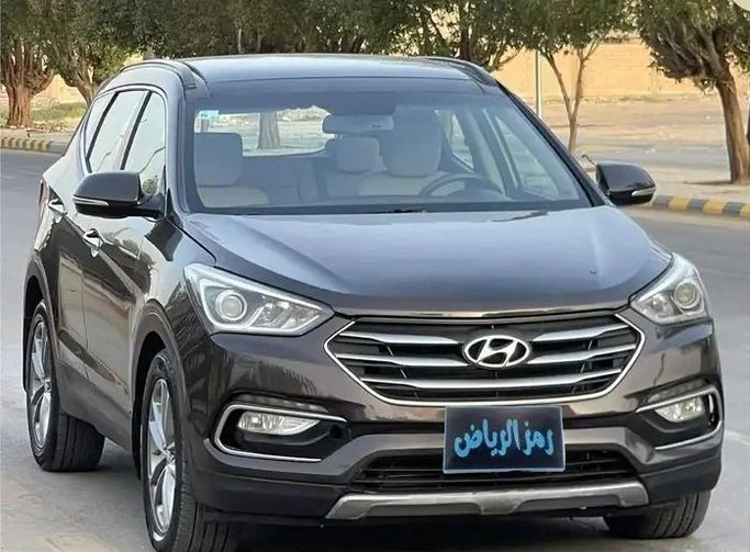 مستعملة Hyundai Santa Fe ثالثاً فيس ليفت, 3.3 l, 2017 في في المملكة العربية السعودية, الرياض من Ramz Al Riyadh شركة رمز الرياض، اللون رمادي. مواصفات الخليج | AUTO.AE | إعلان #258175