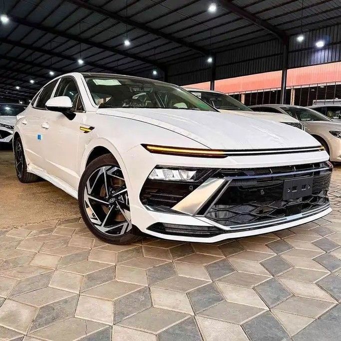 Новый Hyundai Sonata VIII (DN8) Рестайлинг, 2.5 л, 2026 в Саудовская Аравия, Эр-Рияд от Al Qarni Motors معرض القرني للسيارات Белый цвет.  | AUTO.AE | Объявление #257588