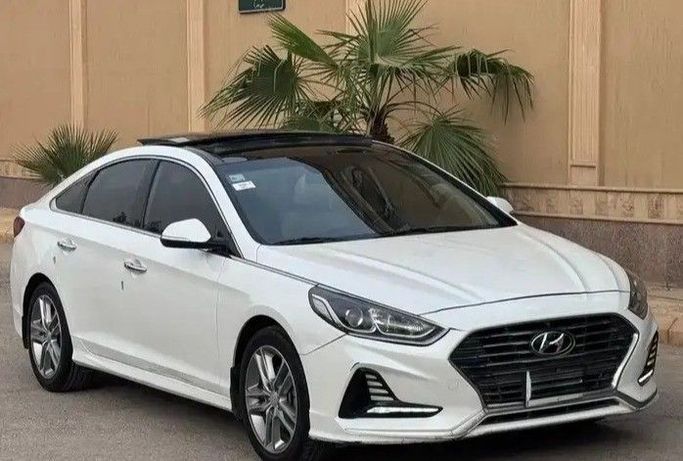 مستعملة Hyundai Sonata عملية فيس ليفت VII (LF), 2.4 l, 2018 في في المملكة العربية السعودية, الرياض من Salim Cars معرض سالم للسيارات، اللون أبيض. مواصفات الخليج | AUTO.AE | إعلان #260385