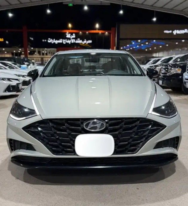 Подержанный Hyundai Sonata VIII (DN8), 2.5 л, 2023 в Саудовская Аравия, Эр-Рияд от معرض امتياز الشفا للسيارات Белый цвет.  | AUTO.AE | Объявление #264310
