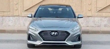 Подержанный Hyundai Sonata VII (LF) Рестайлинг, 2.4 л, 2018 в Саудовская Аравия, Эр-Рияд от Al Qaiser Showroom معرض القيصر للسيارات Серебристый цвет.  | AUTO.AE | Объявление #266988