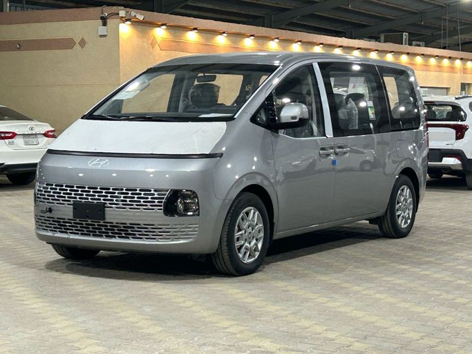 New Hyundai Staria, 2.2 l, 2025 in Saudi Arabia, Riyadh by Al Saadi معرض عبيد السعدي, Grey color. GCC Specs | AUTO.AE | Listing #244602