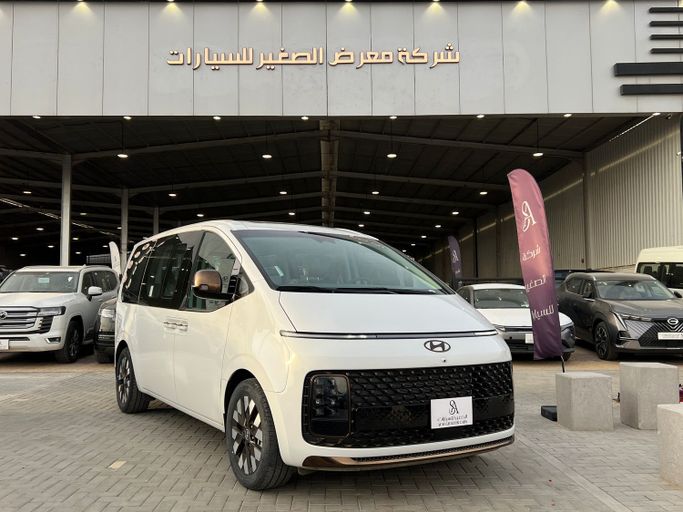 جديدة Hyundai Staria, 3.5 l, 2024 في في المملكة العربية السعودية, الرياض من Al Sughayyir Cars الصغير للسيارات، اللون أبيض.  | AUTO.AE | إعلان #254888