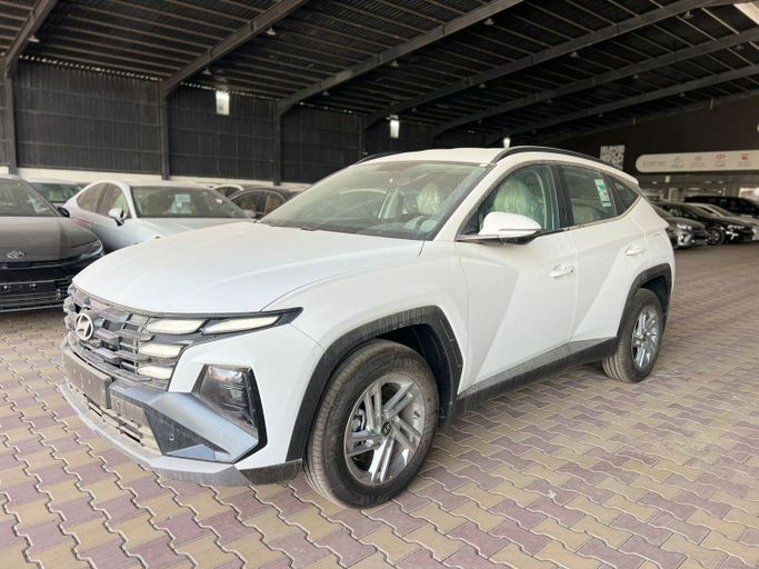 جديدة Hyundai Tucson فيس ليفت IV, 1.5 l, 2025 في في المملكة العربية السعودية, الرياض من Car Vault شركة كار فولت للسيارات، اللون أبيض.  | AUTO.AE | إعلان #249423