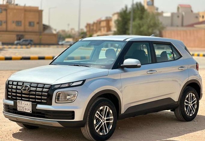 Подержанный Hyundai Venue I (Indian Market) Рестайлинг, 1.0 л, 2024 в Саудовская Аравия, Эр-Рияд от Al Shukh شركة معرض الشيوخ للسيارات Серебристый цвет.  | AUTO.AE | Объявление #296213 — фото 6 из 15