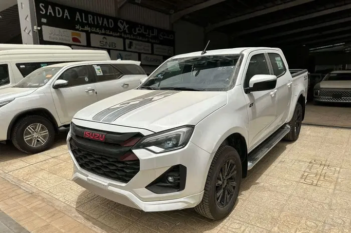 جديدة ⁦Isuzu D-Max ثالثاً، 3.0 l، 2026⁩ في في المملكة العربية السعودية, الرياض من Sada Al Riyadh صدى الرياض، اللون أبيض. مواصفات الخليج | AUTO.AE | إعلان #289027