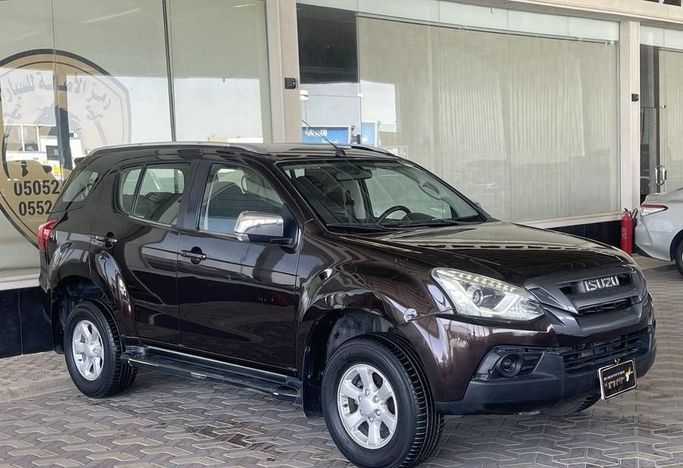 مستعملة Isuzu MU-X أنا فيس ليفت, 3.0 l, 2018 في في المملكة العربية السعودية, الرياض من Ramz Al Asalah رمز الاصالة، اللون بني.  | AUTO.AE | إعلان #249526