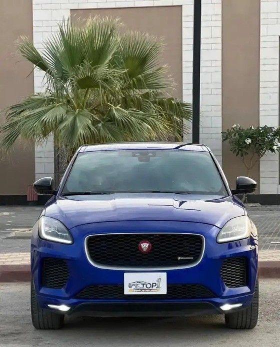 مستعملة Jaguar E-Pace I, 2.0 l, 2018 في في المملكة العربية السعودية, الرياض من First Top One Cars معرض فيرست توب ون للسيارات، اللون أزرق.  | AUTO.AE | إعلان #260548