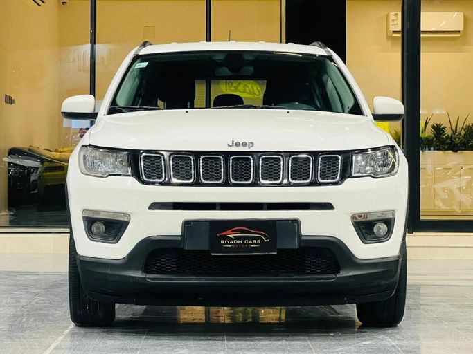 Used Jeep Compass II, 2.4 l, 2019 in Saudi Arabia, Riyadh by Riyadh Cars معرض الرياض للسيارات, White color. GCC Specs | AUTO.AE | Listing #258623