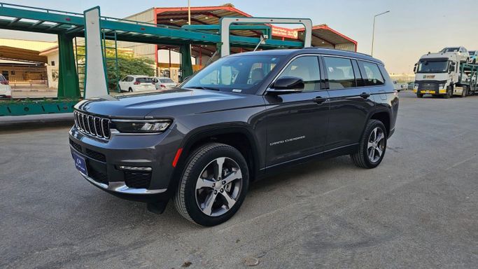 مستعملة Jeep Grand Cherokee V (WL), 3.6 l, 2023 في في المملكة العربية السعودية, الرياض من Nasser Bin Ateq Cars معرض ناصر بن عاتق للسيارات، اللون رمادي.  | AUTO.AE | إعلان #252294