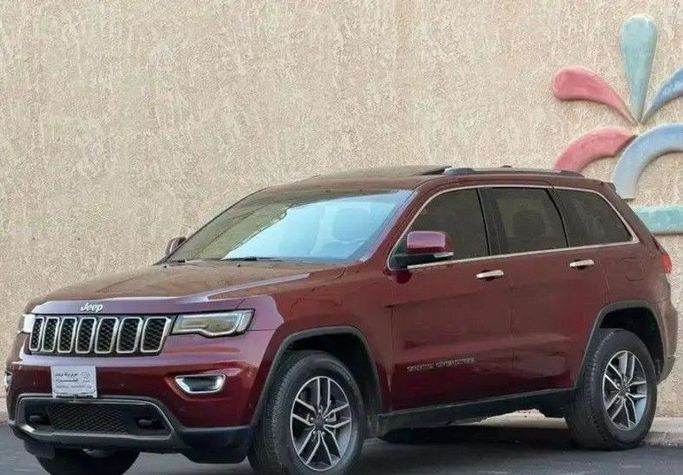 Used Jeep Grand Cherokee IV (WK2) Facelift, 5.7 l, 2021 in Saudi Arabia, Riyadh by Barakat Al Markabat Cars معرض بركة المركبات للسيارات, Maroon color. GCC Specs | AUTO.AE | Listing #260457