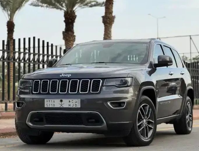 Used Jeep Grand Cherokee IV (WK2) Facelift, 3.6 l, 2017 in Saudi Arabia, Riyadh by Al Sunaid معرض السنيد للسيارات, Grey color.  | AUTO.AE | Listing #266582