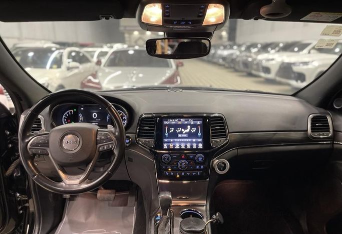 Подержанный Jeep Grand Cherokee IV (WK2) Рестайлинг, 3.6 л, 2020 в Саудовская Аравия, Эр-Рияд от Auto City أوتو سيتي Черный цвет.  | AUTO.AE | Объявление #296433 — фото 13 из 13
