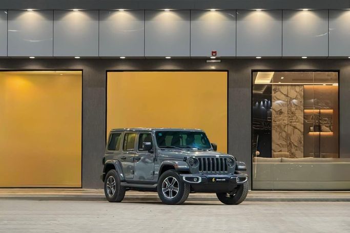 Подержанный Jeep Wrangler IV (JL), 3.6 л, 2023 в Саудовская Аравия, Эр-Рияд от Emad Cars  عماد كارز  Серый цвет. GCC | AUTO.AE | Объявление #255758