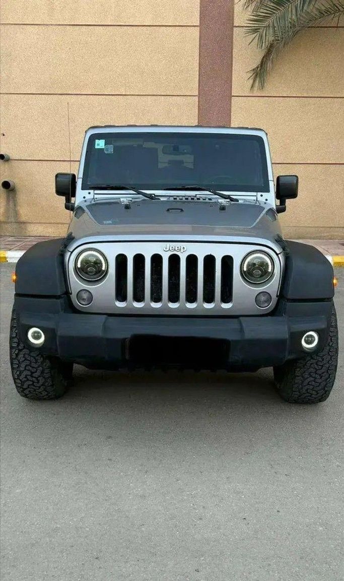 مستعملة Jeep Wrangler III (JK), 3.6 l, 2014 في في المملكة العربية السعودية, الرياض من معرض اضواء شبرا للسيارات، اللون رمادي. مواصفات الخليج | AUTO.AE | إعلان #258547