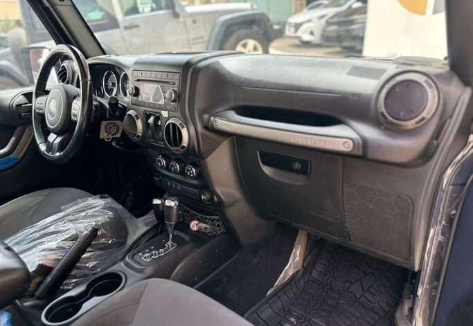 مستعملة Jeep Wrangler III (JK)، 3.6 لتر، 2018 في المملكة العربية السعودية، الرياض من Al Shukh شركة معرض الشيوخ للسيارات، اللون رمادي.  | AUTO.AE | إعلان #296226 — صورة 10 من 10