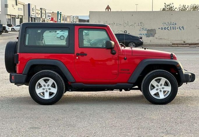 مستعملة Jeep Wrangler III (JK)، 3.6 لتر، 2018 في المملكة العربية السعودية، الرياض من Al Shukh شركة معرض الشيوخ للسيارات، اللون أحمر.  | AUTO.AE | إعلان #296235 — صورة 6 من 11