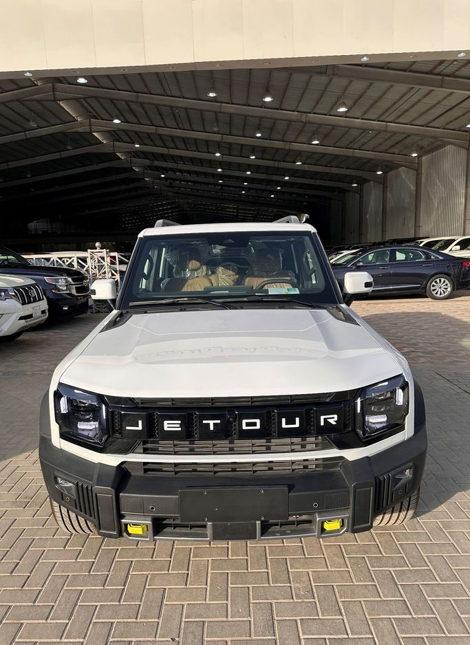 جديدة Jetour T2, 2.0 l, 2025 في في المملكة العربية السعودية, الرياض من Asl Al Etemad معرض اصل الاعتماد للسيارات، اللون أبيض.  | AUTO.AE | إعلان #247307