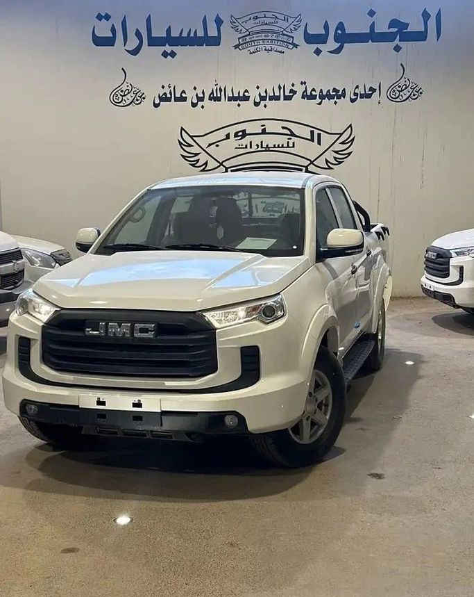 Новый JMC Vigus, 2.5 л, 2025 в Саудовская Аравия, Эр-Рияд от Al Janoub Cars معرض الجنوب الحديث للسيارات Белый цвет. GCC | AUTO.AE | Объявление #258244