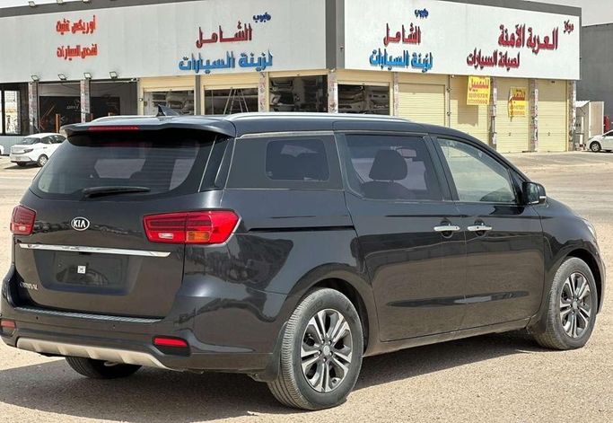 مستعملة Kia Carnival ثالثاً، 2.2 لتر، 2019 في المملكة العربية السعودية، الرياض من Al Shukh شركة معرض الشيوخ للسيارات، اللون رمادي.  | AUTO.AE | إعلان #296195 — صورة 6 من 15