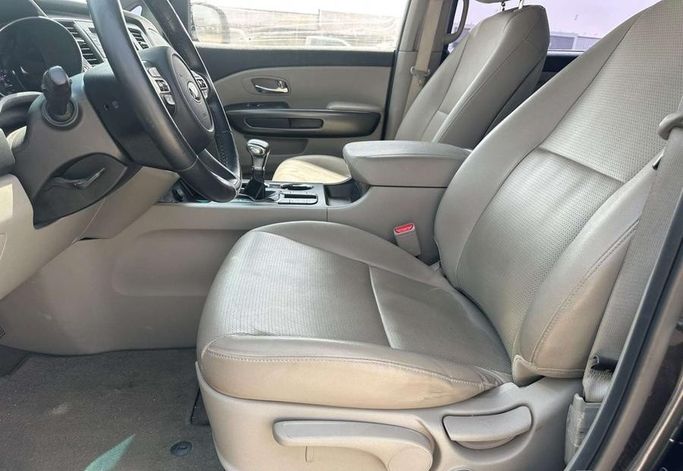 مستعملة Kia Carnival ثالثاً، 2.2 لتر، 2019 في المملكة العربية السعودية، الرياض من Al Shukh شركة معرض الشيوخ للسيارات، اللون رمادي.  | AUTO.AE | إعلان #296195 — صورة 12 من 15