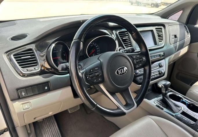 Подержанный Kia Carnival III (YP), 2.2 л, 2019 в Саудовская Аравия, Эр-Рияд от Al Shukh شركة معرض الشيوخ للسيارات Белый цвет.  | AUTO.AE | Объявление #296205 — фото 12 из 13