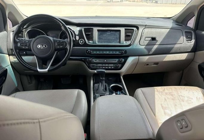 Подержанный Kia Carnival III (YP), 2.2 л, 2019 в Саудовская Аравия, Эр-Рияд от Al Shukh شركة معرض الشيوخ للسيارات Белый цвет.  | AUTO.AE | Объявление #296205 — фото 10 из 13