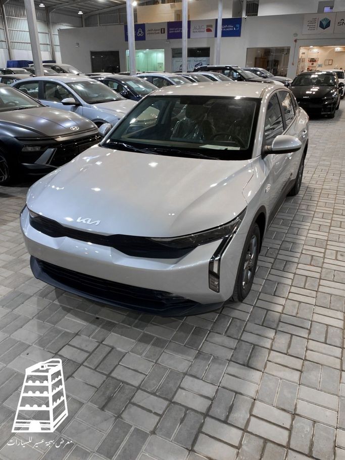 Новый Kia K3 III (BL7), 1.6 л, 2026 в Саудовская Аравия, Эр-Рияд от Bahjat Aseer Auto Exhibition معرض بهجة عسير للسيارات Серебристый цвет.  | AUTO.AE | Объявление #252671