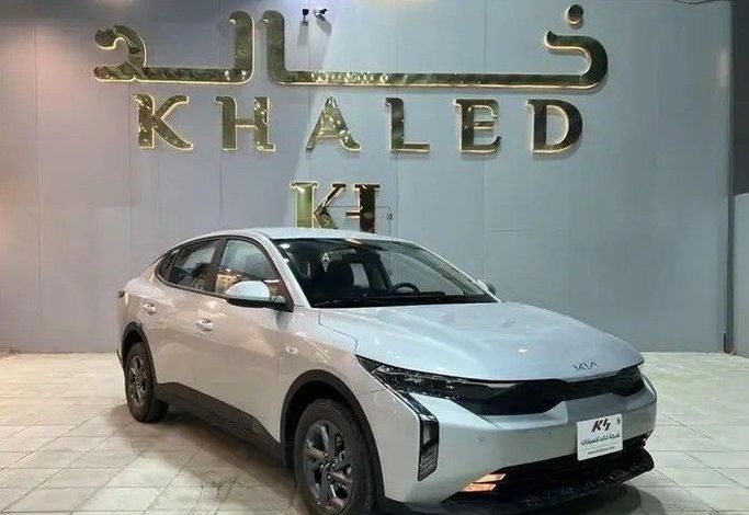 جديدة Kia K3 III (BL7), 1.6 l, 2026 في في المملكة العربية السعودية, الرياض من Khaled Cars شركة خالد للسيارات، اللون فضي. مواصفات الخليج | AUTO.AE | إعلان #260867